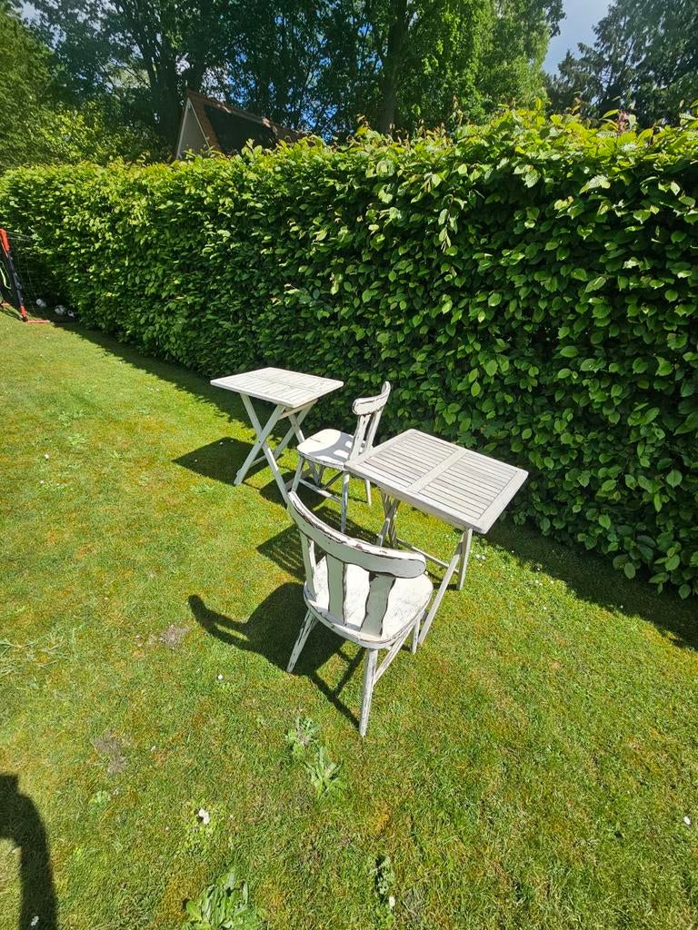 Twee witte bistrosets met stoelen en tafels, Antiek en Kunst, Ophalen of Verzenden