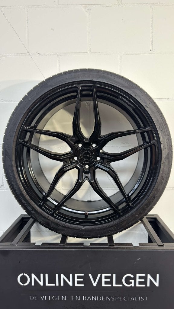 Set 22 inch Concaver CVR3 velgen + Pirelli banden BMW X5 G05, Niet ingevuld, Gebruikt, Niet ingevuld, Overige maten