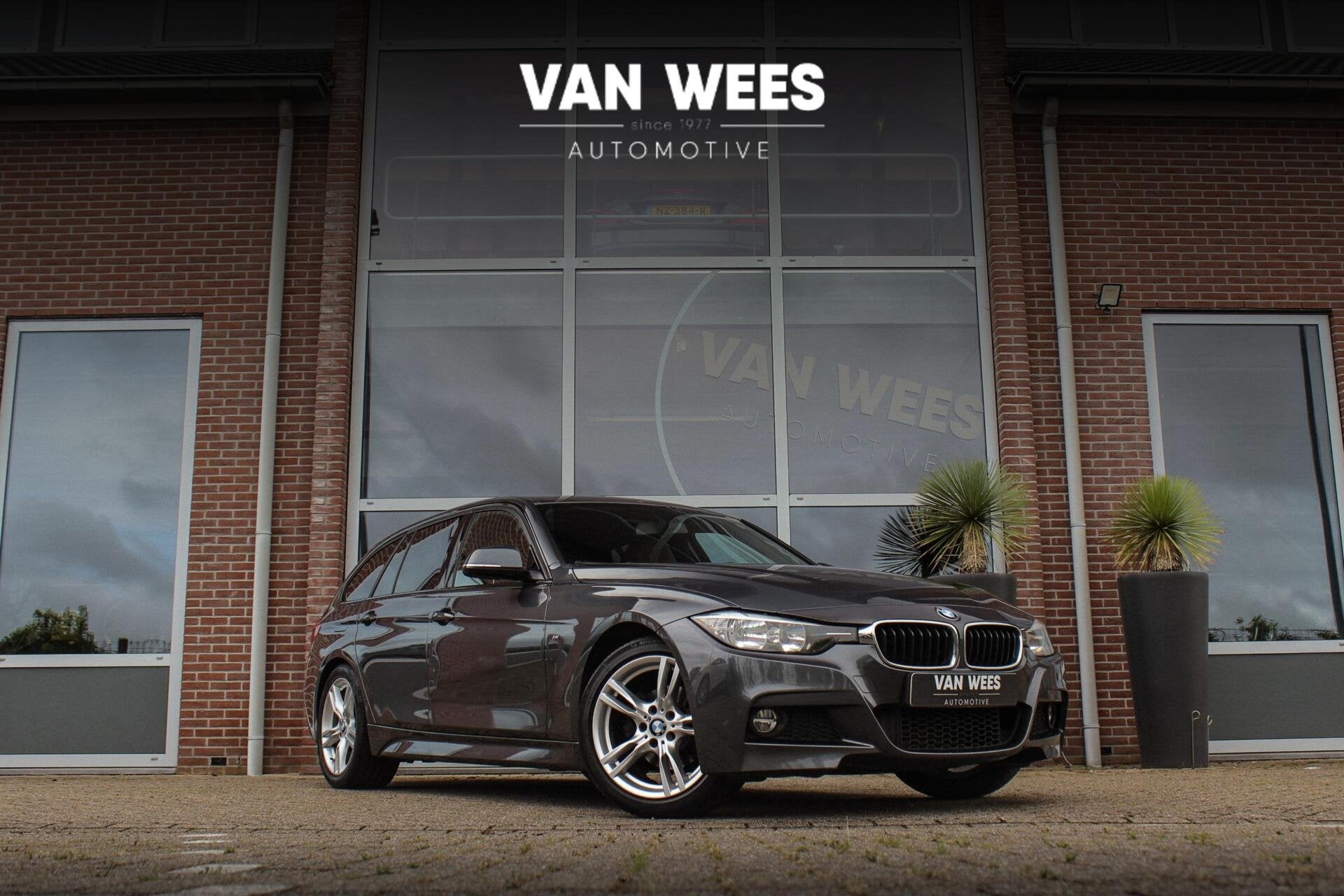 BMW 3-serie Touring 318i Centennial Executive M-sport | 2e e, Gebruikt, Euro 6, 1445 kg, Leder