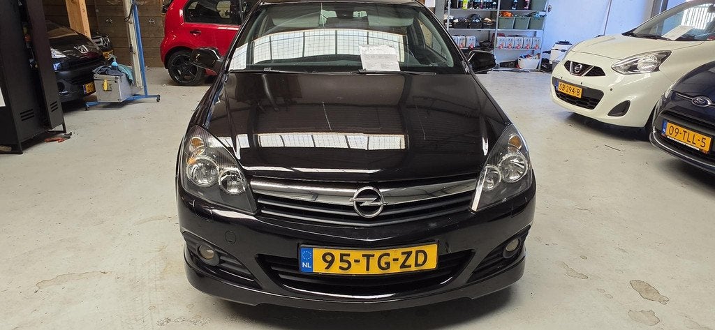 Opel Astra GTC 1.4 OPC LINE OPC Bodykitt, AIRCO, Nwe APK, NA, Auto's, Voorwielaandrijving, Stof, Gebruikt, Zwart
