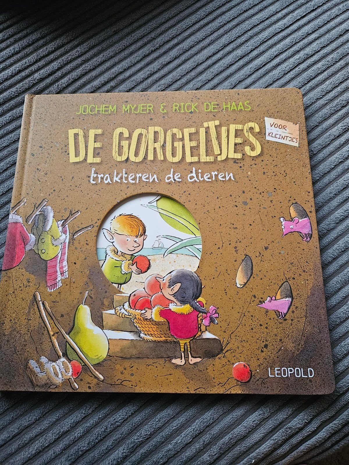 De Gorgeltjes trakteren de dieren - Jochem Myjer, Boeken, Kinderboeken | Baby's en Peuters, Ophalen of Verzenden, Zo goed als nieuw