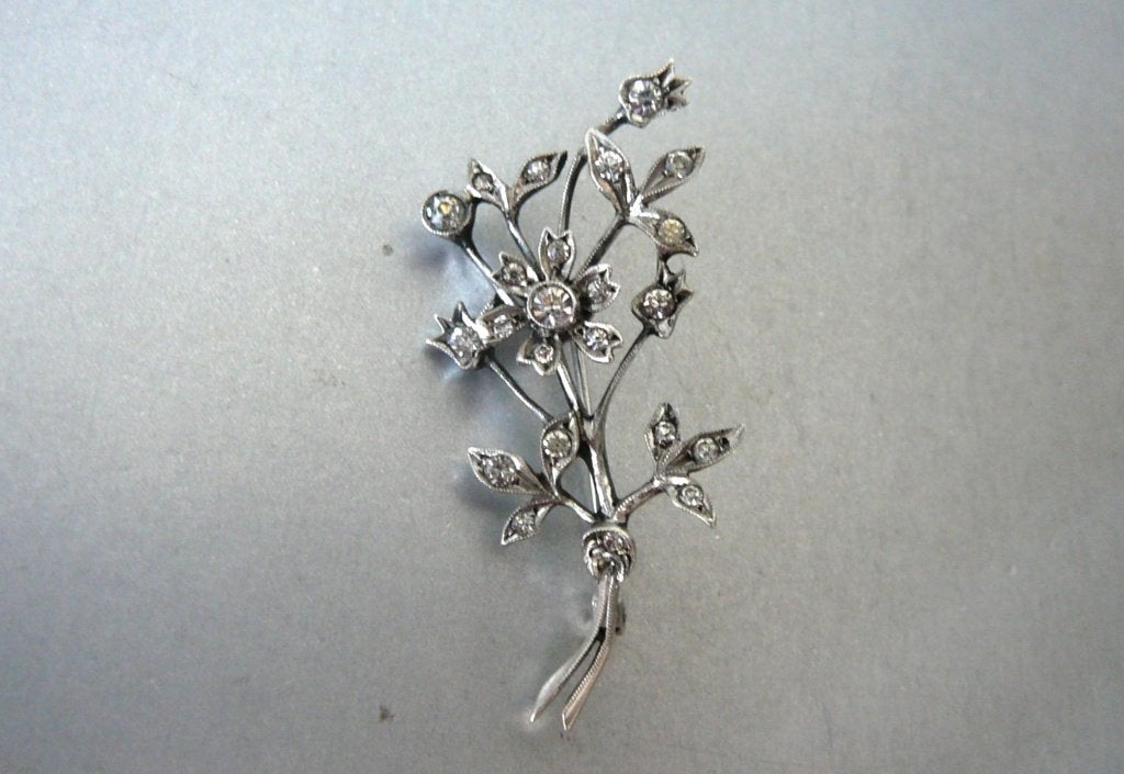 Vintage Broche Bloemmotief met edelstenen, Verzenden, Zilver, Broche, Met edelsteen
