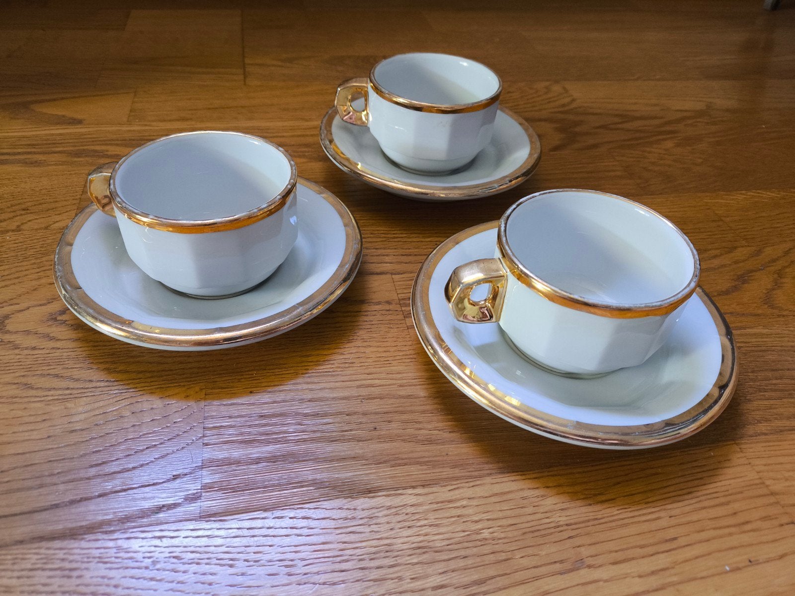 Set van 3 Pillivuyt  kopjes met schotels, Ophalen