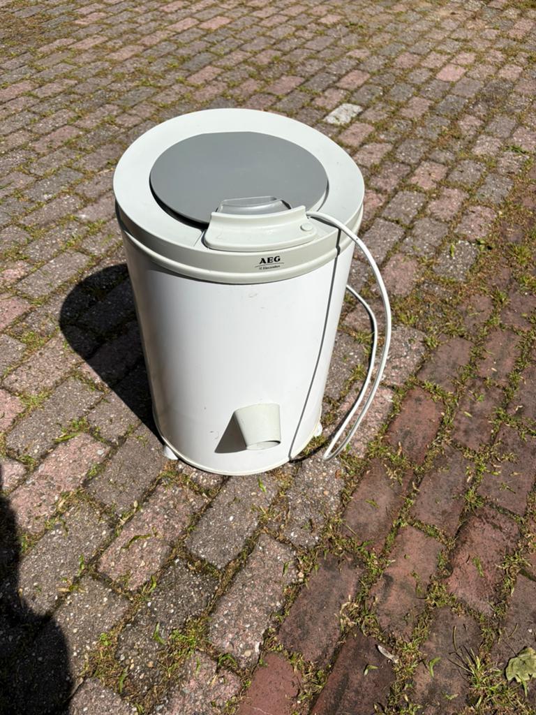 AEG Centrifuge, Ophalen, Minder dan 1200 toeren, Minder dan 85 cm, Minder dan 4 kg