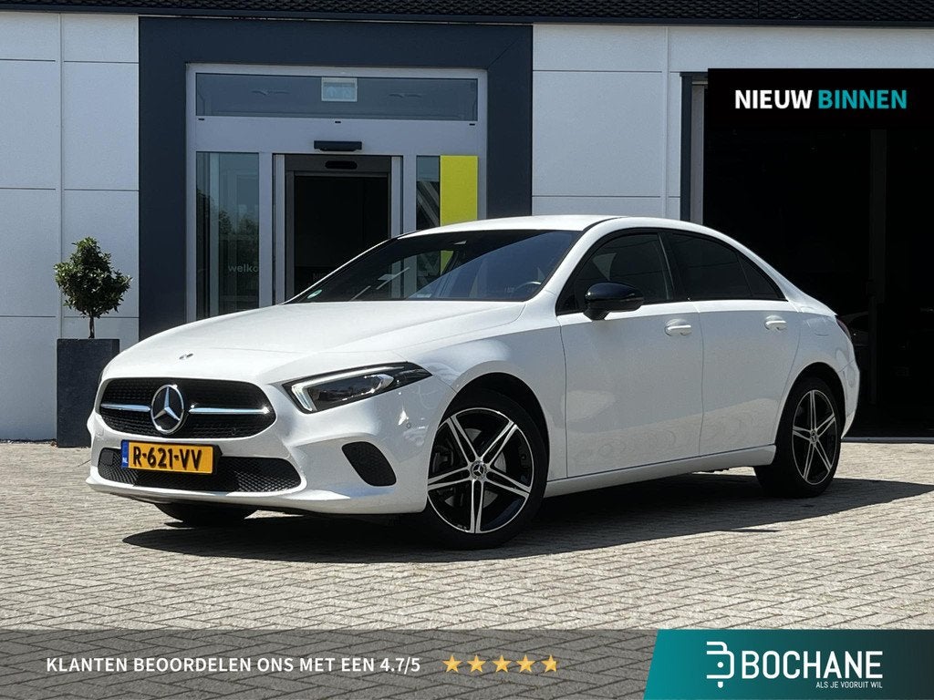 Mercedes-Benz A-klasse 250 e Premium Plus | Camera achter |, Auto's, Mercedes-Benz, Gebruikt, 4 cilinders, Leder en Stof, Wit