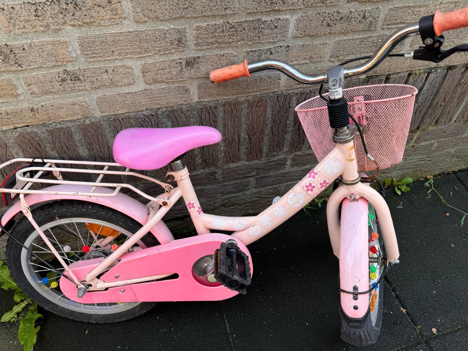 Roze kinderfiets 16 inch met mandje en bagagedrager, Fietsen en Brommers, Ophalen, Gebruikt, Velgrem, 16 tot 20 inch