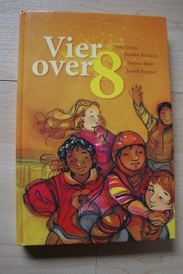 VIER OVER 8 Ebru Umar ea, Ophalen of Verzenden, Zo goed als nieuw