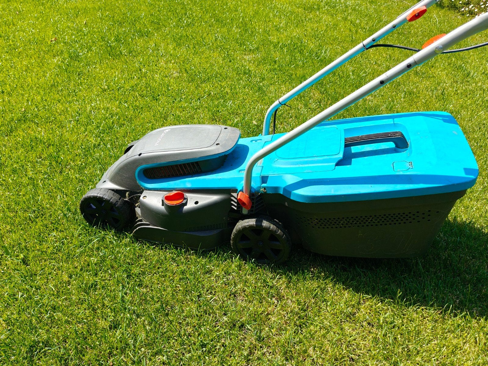 Gardena Elektrische Grasmaaier - start hendels ontbreken, Tuin en Terras, Grasmaaiers, Ophalen, Cirkelmaaier, Gebruikt, Elektrische grasmaaier