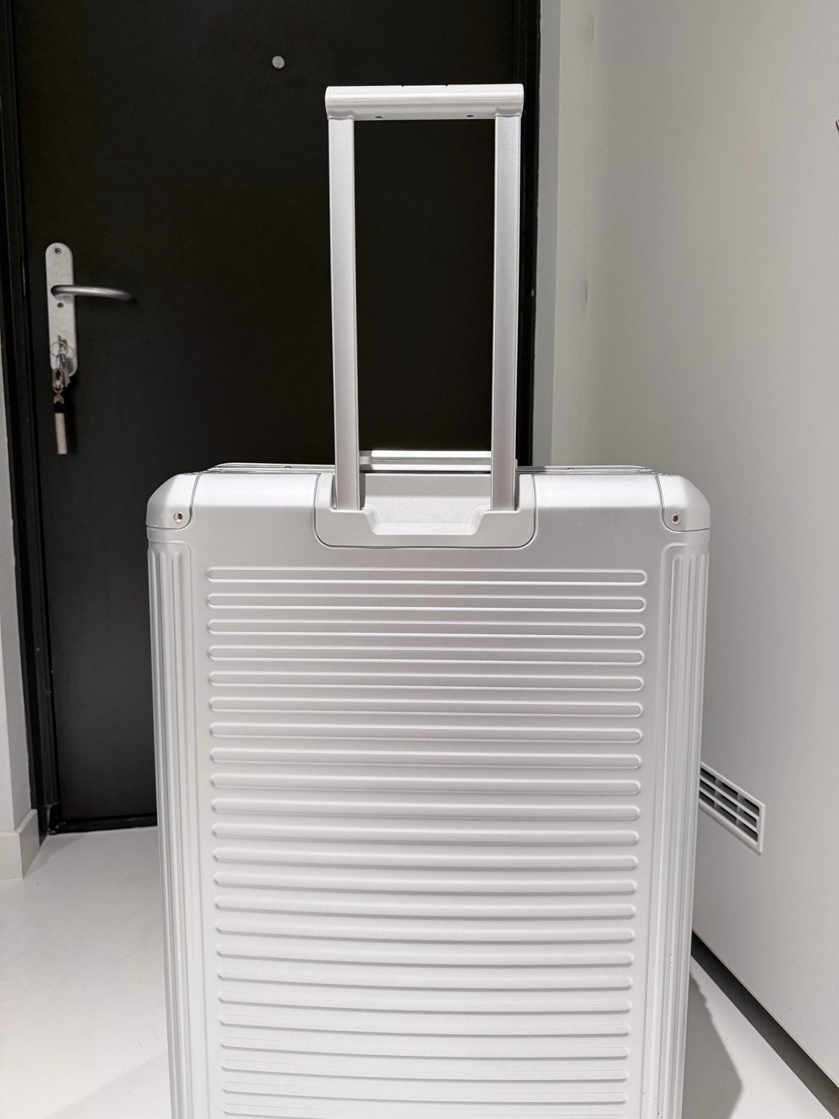 Travelite Koffer - Zilverkleurig, Zo goed als nieuw, Ophalen, Zo goed als nieuw, Hard kunststof, Uitschuifbare handgreep