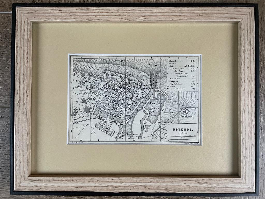 1885 Landkaart Oostende in Belgie O U D in lijst P0618-014, Antiek en Kunst, Kunst | Etsen en Gravures, Ophalen of Verzenden, Ets