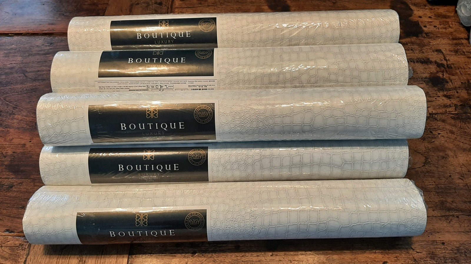 Boutique Luxury Vinyl Behang Krokodil Wit - 8+1 Rollen, Huis en Inrichting, Graham & Brown, Wit, Modern, Ophalen of Verzenden