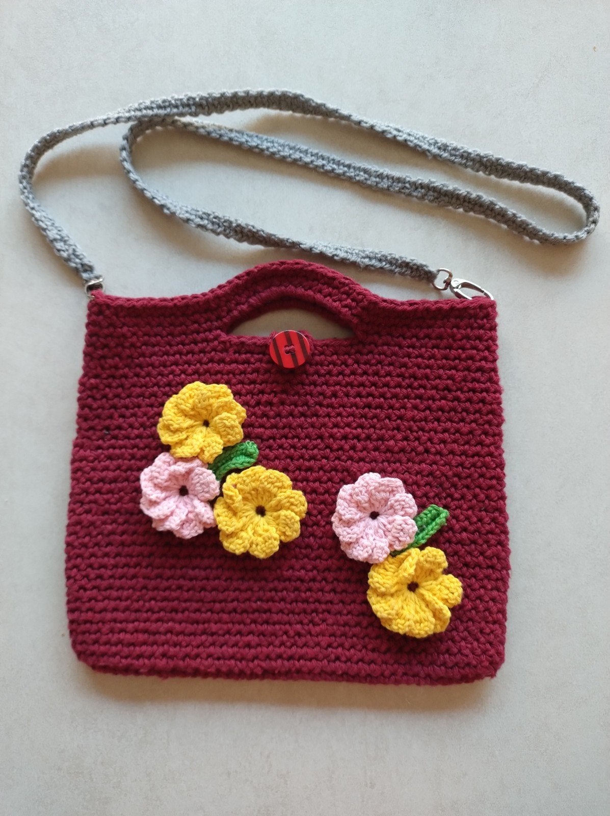 Handtas schoudertas gehaakt bordeauxrood bloemen handmade, Ophalen of Verzenden, Nieuw, Grijs, Handtas