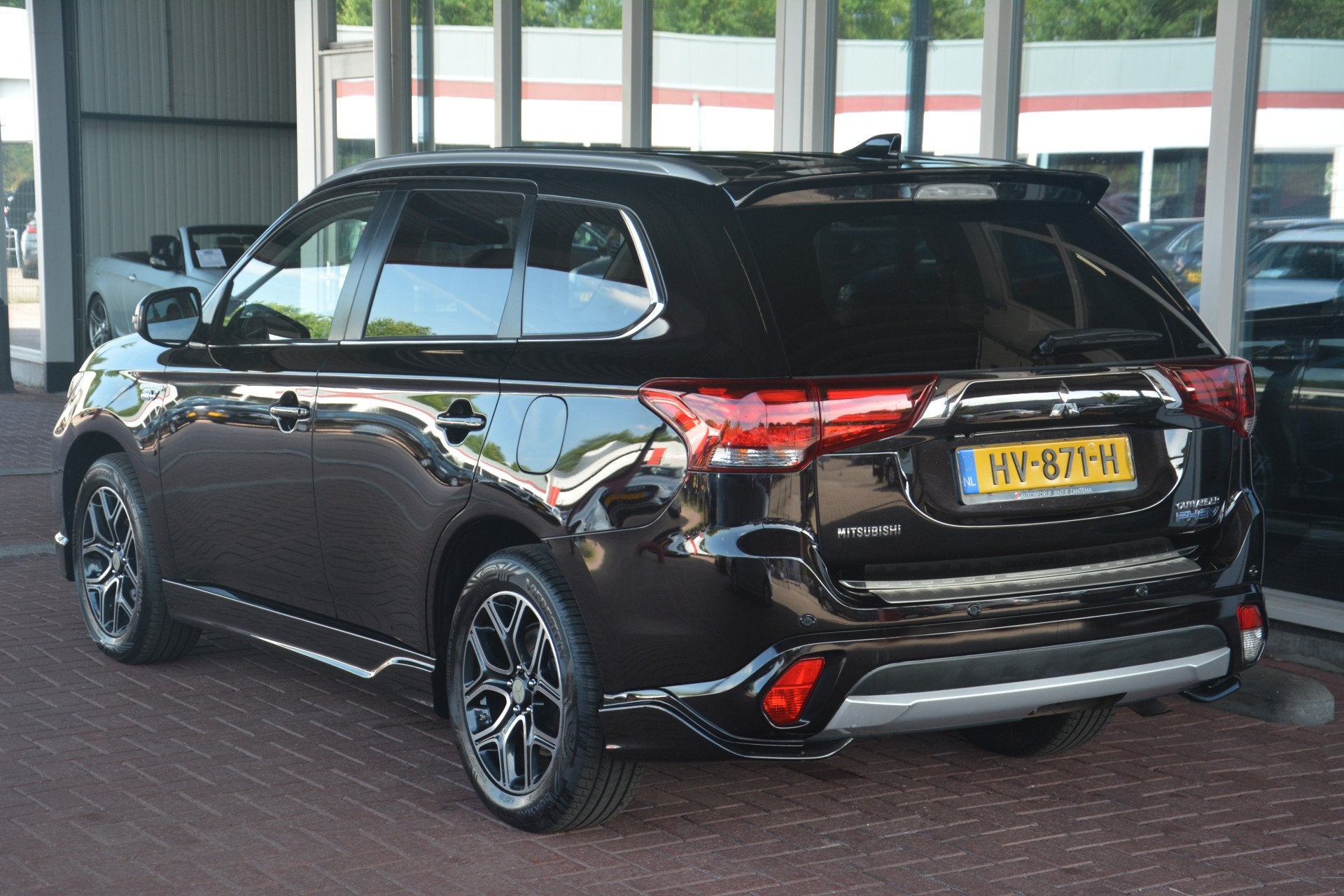 Mitsubishi Outlander 2.0 PHEV instyle+ Nederlandse auto 1528, Automaat, 135 pk, Euro 6, 4 cilinders