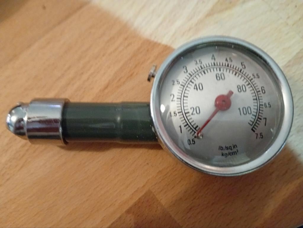Bandenspanningsmeter met beschermhoes, Ophalen of Verzenden