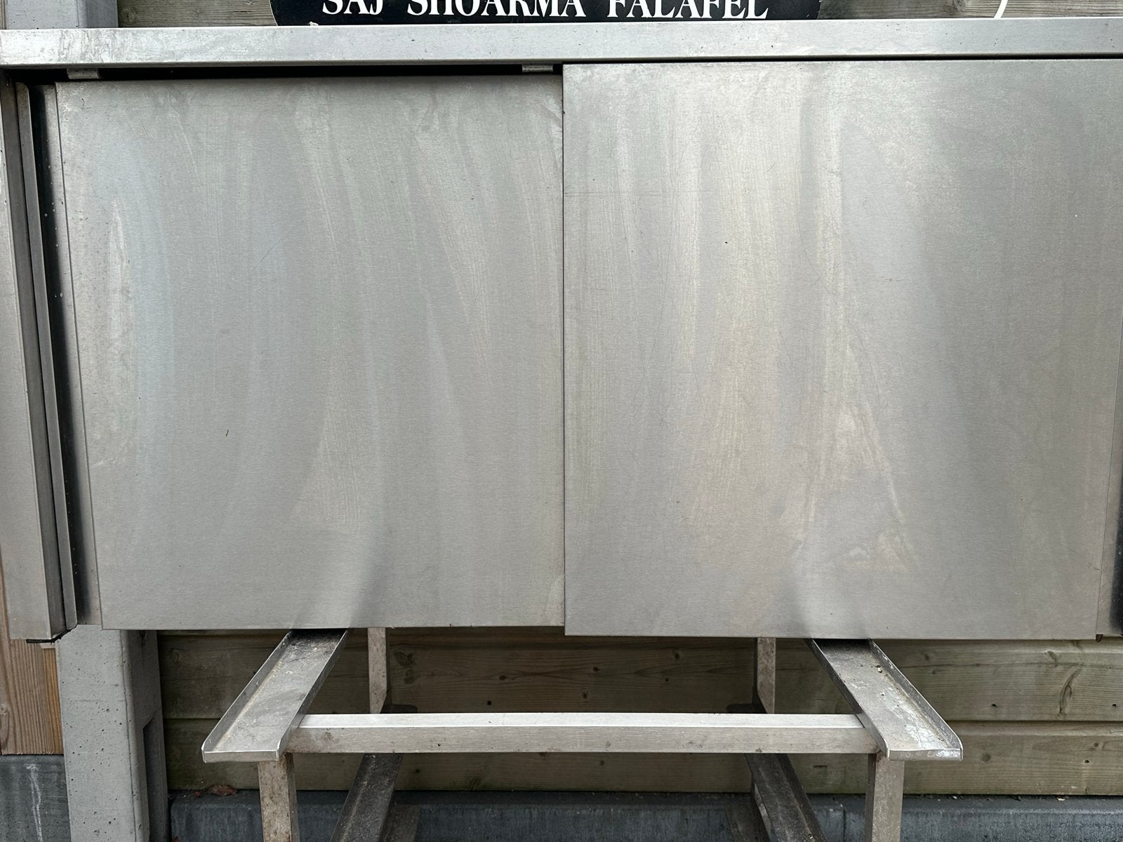 Rvs kast met schuifdeur en planken, Ophalen, Gebruikt