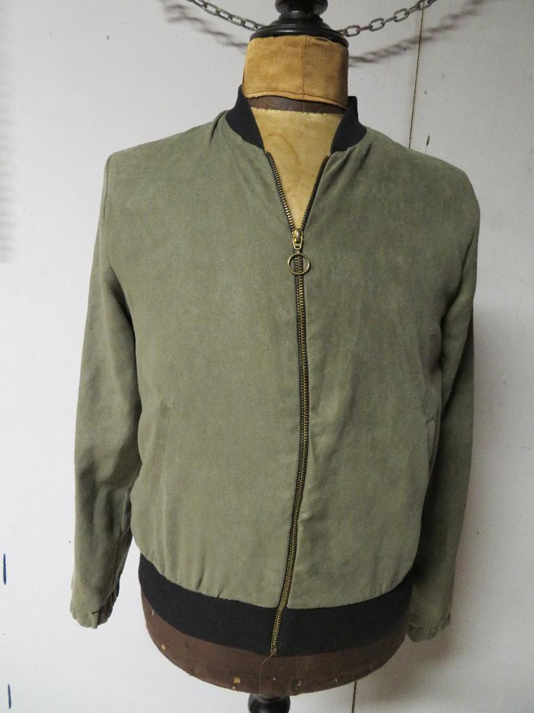 Dames jas Atmosphere maat 42 Z.G.A.N. groen, Kleding | Dames, Atmosphere, Maat 42/44 (L), Ophalen of Verzenden, Zo goed als nieuw
