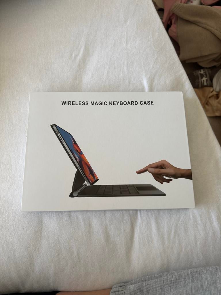 Wireless Magic Keyboard Case, Ophalen of Verzenden, Zo goed als nieuw, 11 inch, Bescherming voor- en achterkant