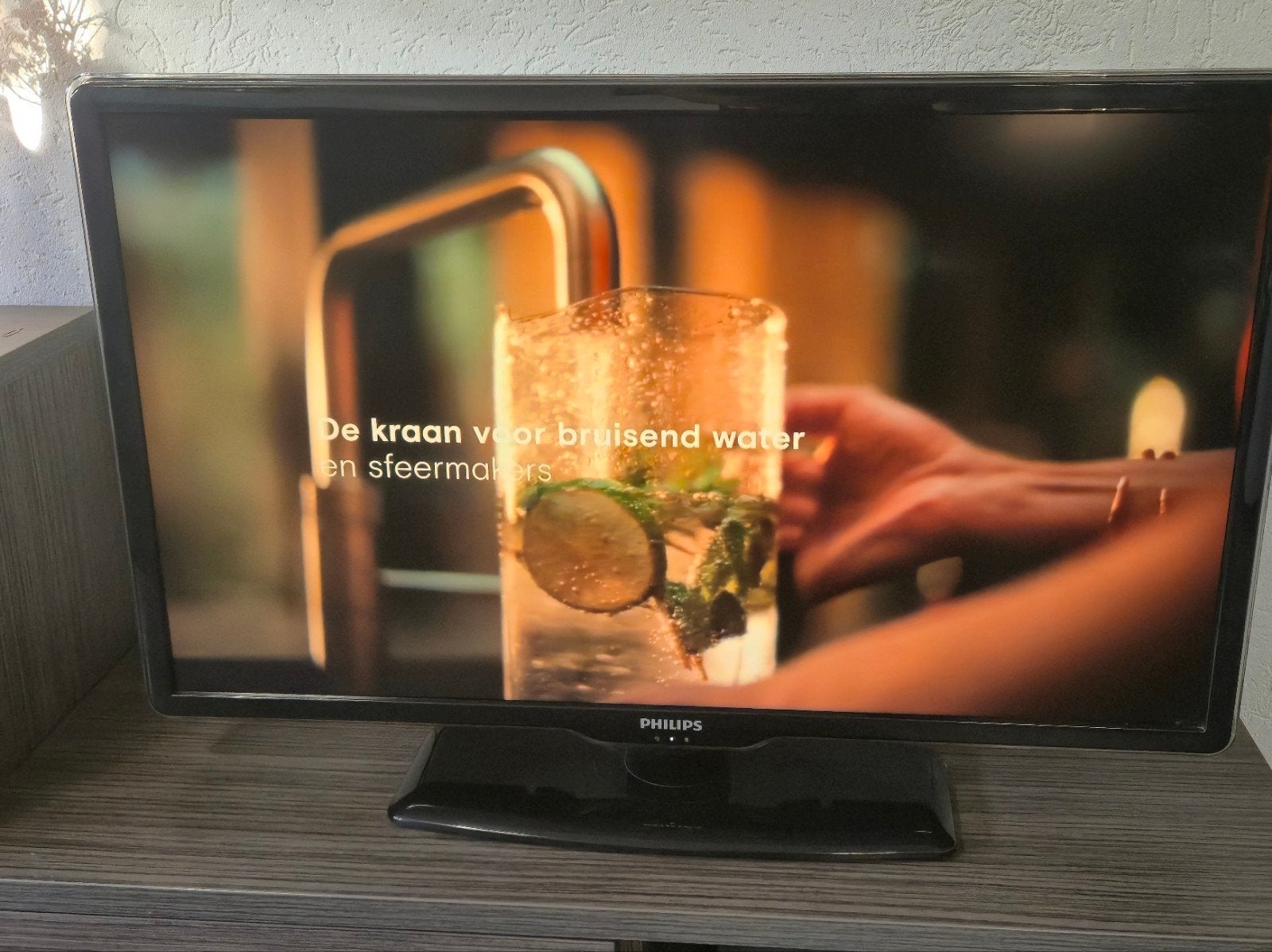 Philips 42PFL7404H/12 42 inch Full HD LCD TV, Ophalen
