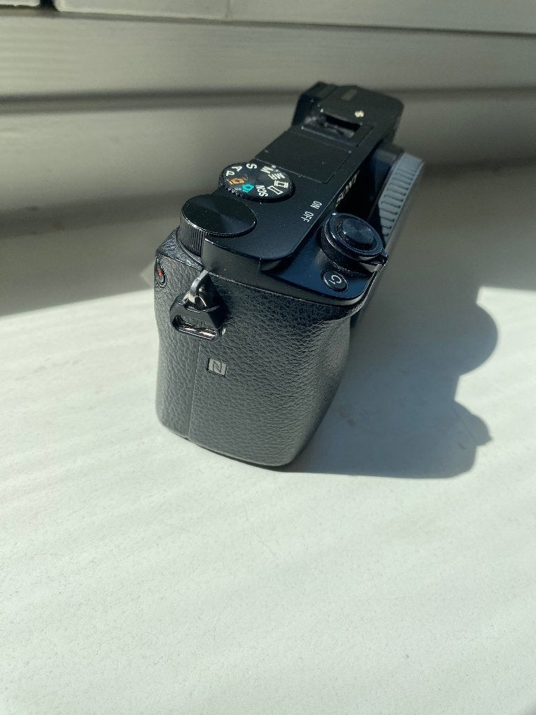 Sony A6000 Mirrorless Camera, Audio, Tv en Foto, Fotocamera's Digitaal, Ophalen, Gebruikt, Screenprotector, 24 megapixels