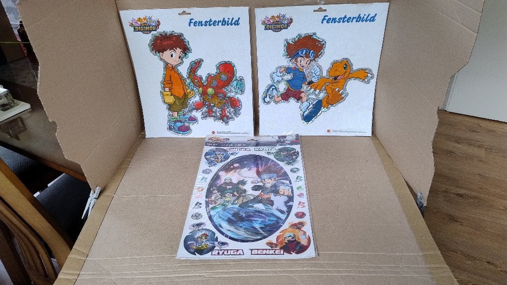 5 grote Digimon en Beyblade raamstickers Japan 34cm x 30cm, Ophalen of Verzenden, Zo goed als nieuw, Strip of Tekenfilm