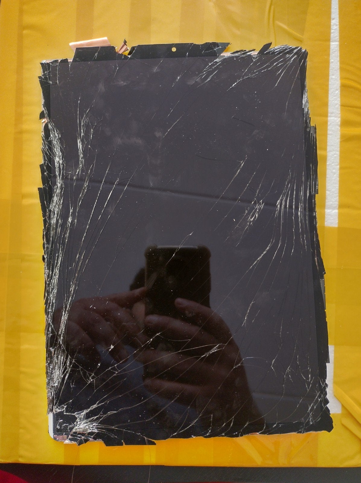 Origineel iPad Air 4 scherm - Glas zwaar beschadigd, 10 inch, Gebruikt, Apple iPad Air, Ophalen of Verzenden