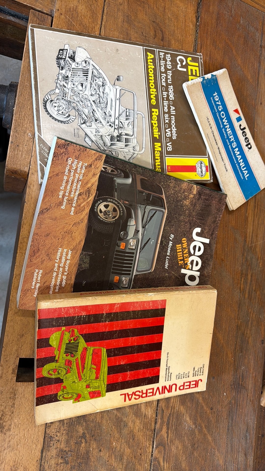 Drie werkplaats handboeken en handleiding jeep  4WD, Verzenden, Gelezen, Overige merken