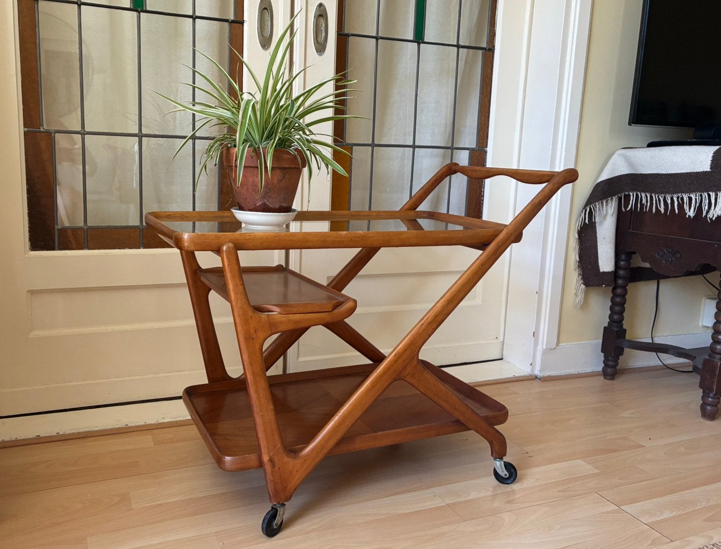 Vintage perenhouten mid-century theewagen (1953), Ophalen of Verzenden