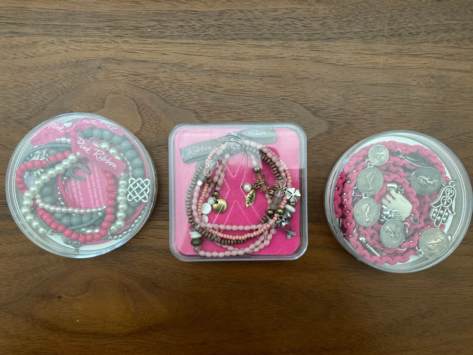 3 Pink Ribbon armbanden 1 koop, Sieraden, Tassen en Uiterlijk, Armbanden, Ophalen, Nieuw, Roze