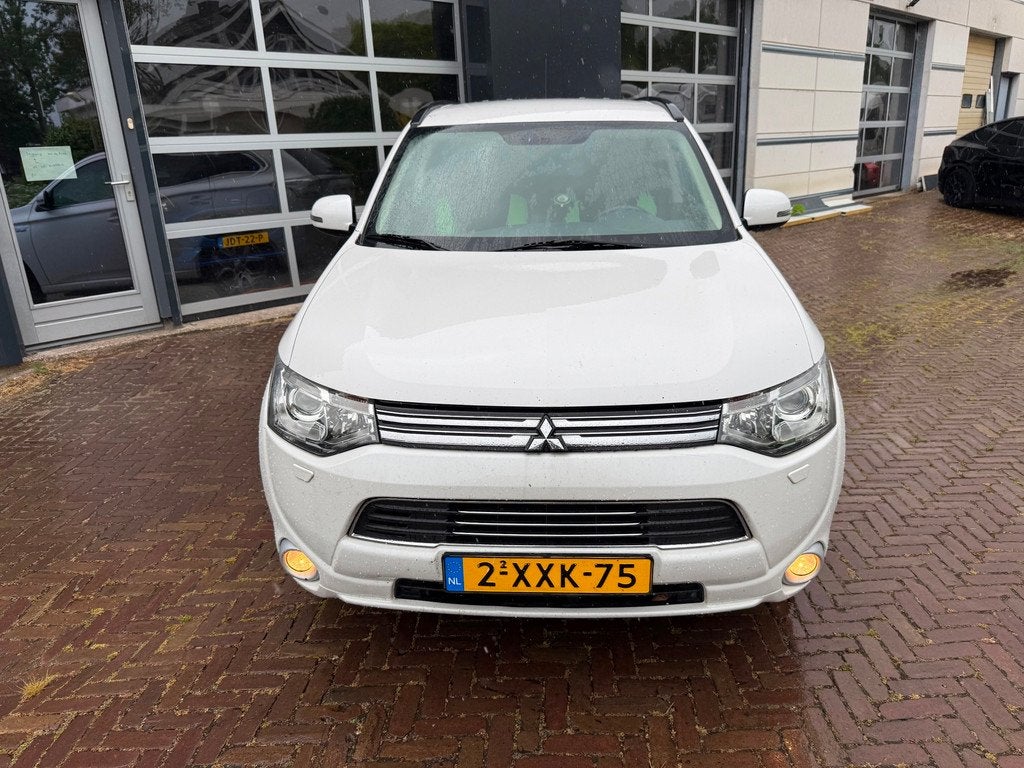 Mitsubishi Outlander 2.0 PHEV Executive Edition, Auto's, 4 cilinders, Leder en Stof, Wit, Vierwielaandrijving