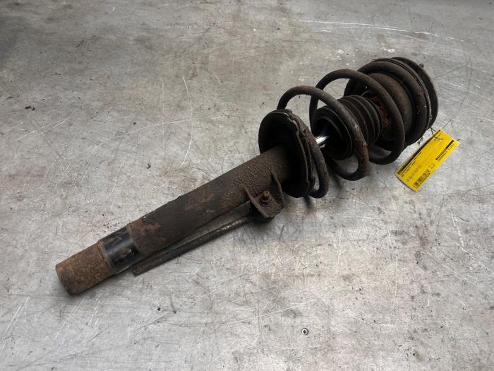 Schokdemperpoot links-voor van een BMW 3-Serie, Gebruikt, -, -, Ophalen of Verzenden