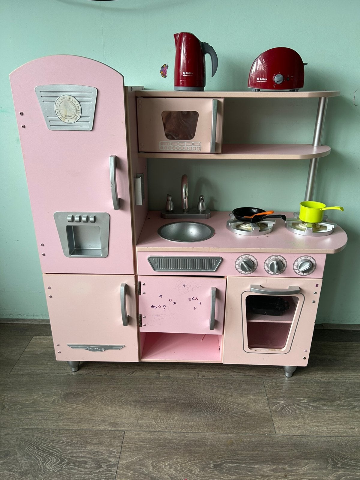 Roze speelkeuketje, Ophalen, Meisje