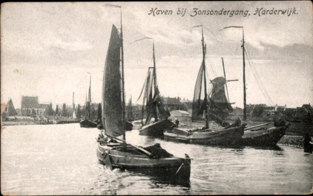 Harderwijk KVR07 1644 Haven bij zonsondergang met Molen, Verzenden, Voor 1920, Gelopen, Gelderland