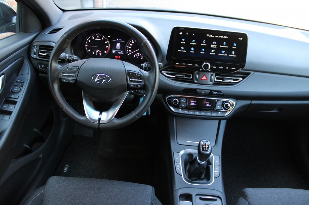 Hyundai i30 Wagon 1.0 T-GDi MHEV Comfort Smart | Navigatie |, Stof, Gebruikt, Zwart, Handgeschakeld