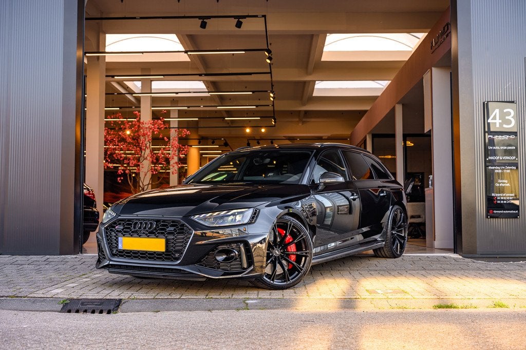 Audi A4 Avant 2.9 TFSI RS 4 ABT-S |Keramisch|Pano|530PK|Mass, Auto's, Audi, Automaat, Gebruikt, Zwart, Vierwielaandrijving
