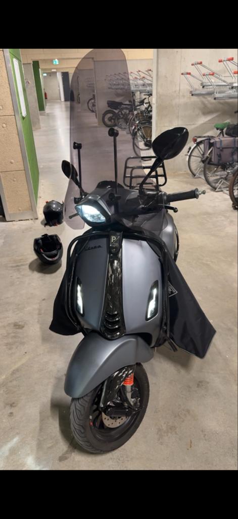 Vespa Sprint 80cc iGet Matgrijs, Fietsen en Brommers, Ophalen, Overige modellen, Maximaal 45 km/u, Zo goed als nieuw