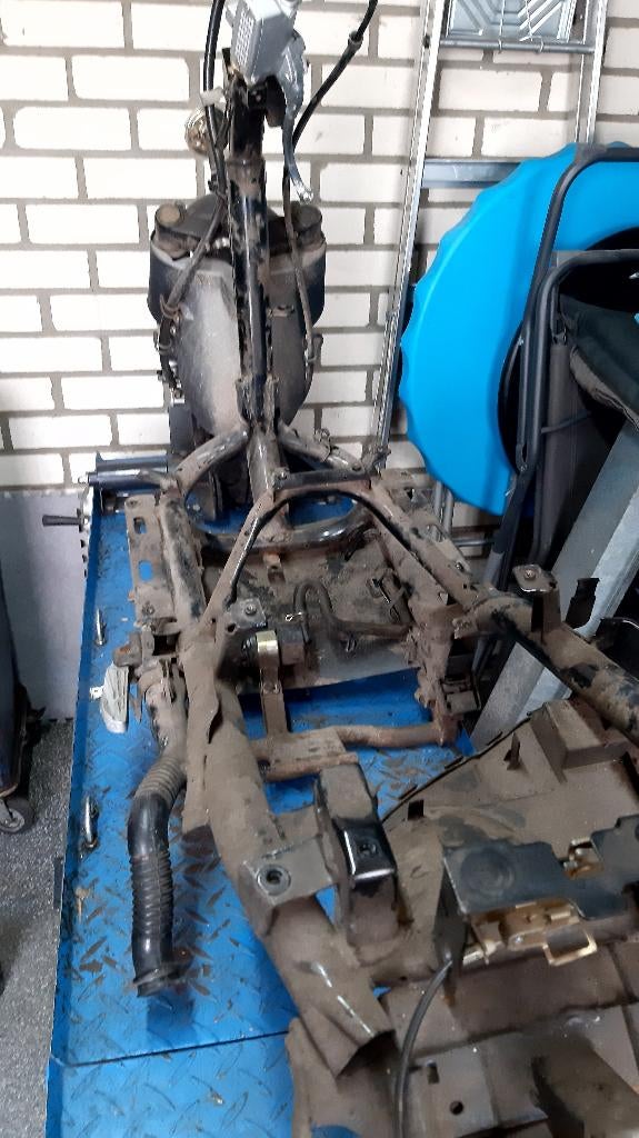 te koop frame sym allo snor plus onderdelen, Fietsen en Brommers, Brommeronderdelen | Scooters, Ophalen, Gebruikt, Overige typen