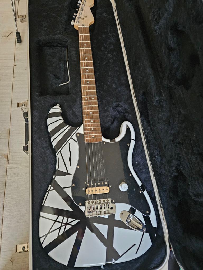 Zelfbouw Strat Van Halen Style - Squier Body, Gotoh Hardware, Muziek en Instrumenten, Ophalen of Verzenden