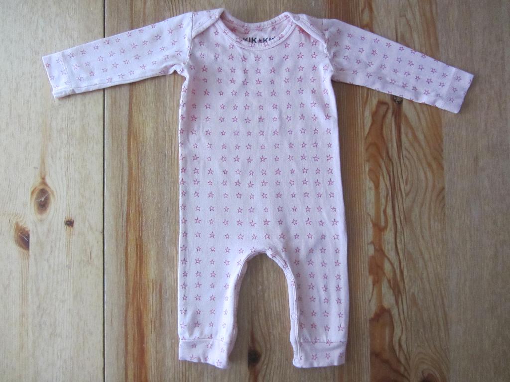 Roze pakje met sterretjes Kik Kid maat 62, Ophalen of Verzenden, Zo goed als nieuw, Meisje, Pakje