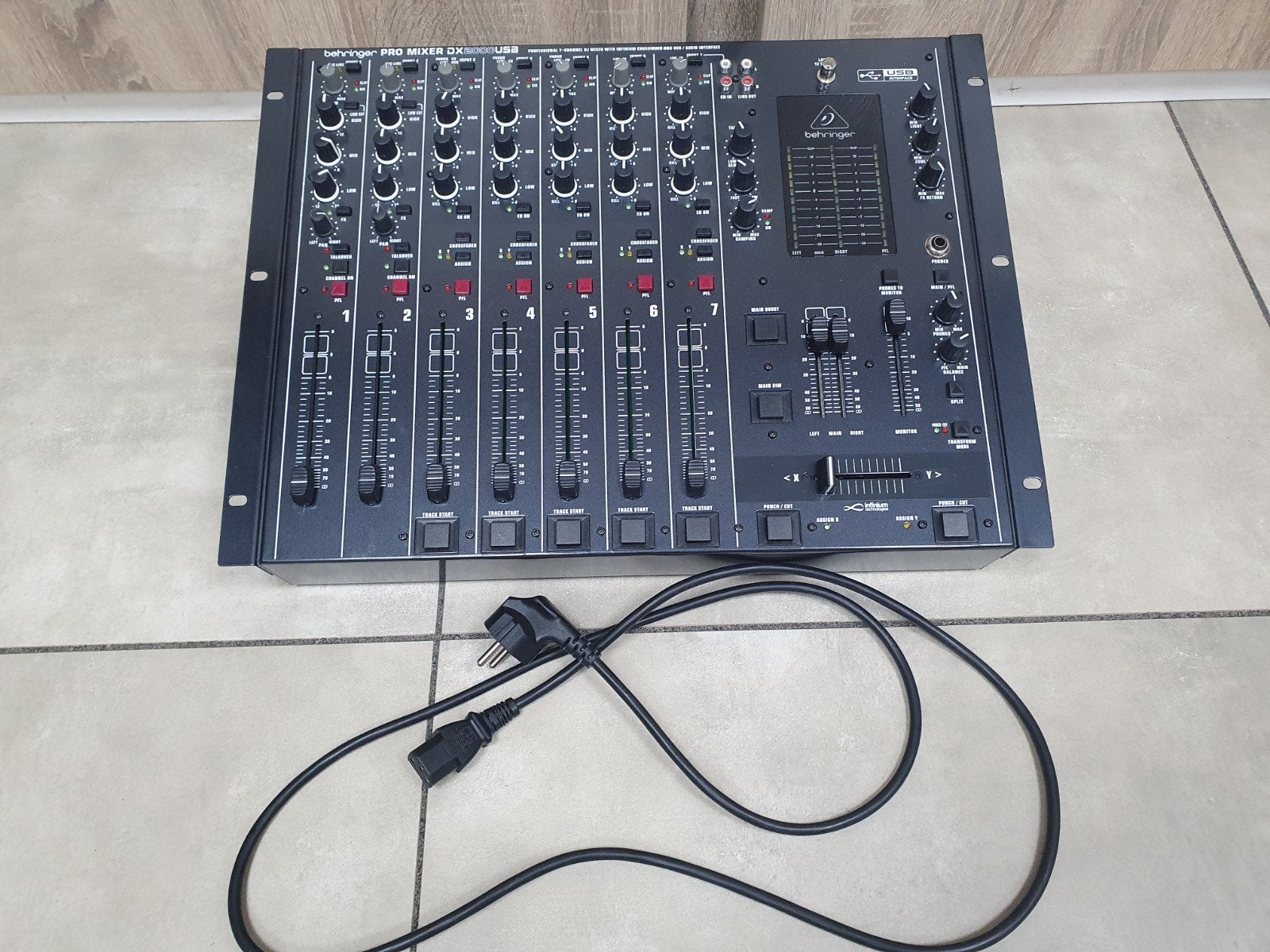 z.g.a.n behringer dx2000 mengpaneel, Ophalen of Verzenden