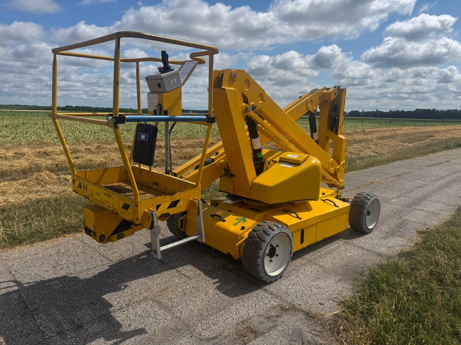 Upright AB38 hoogwerker telescoophoogwerker knikhoogwerker, Ophalen