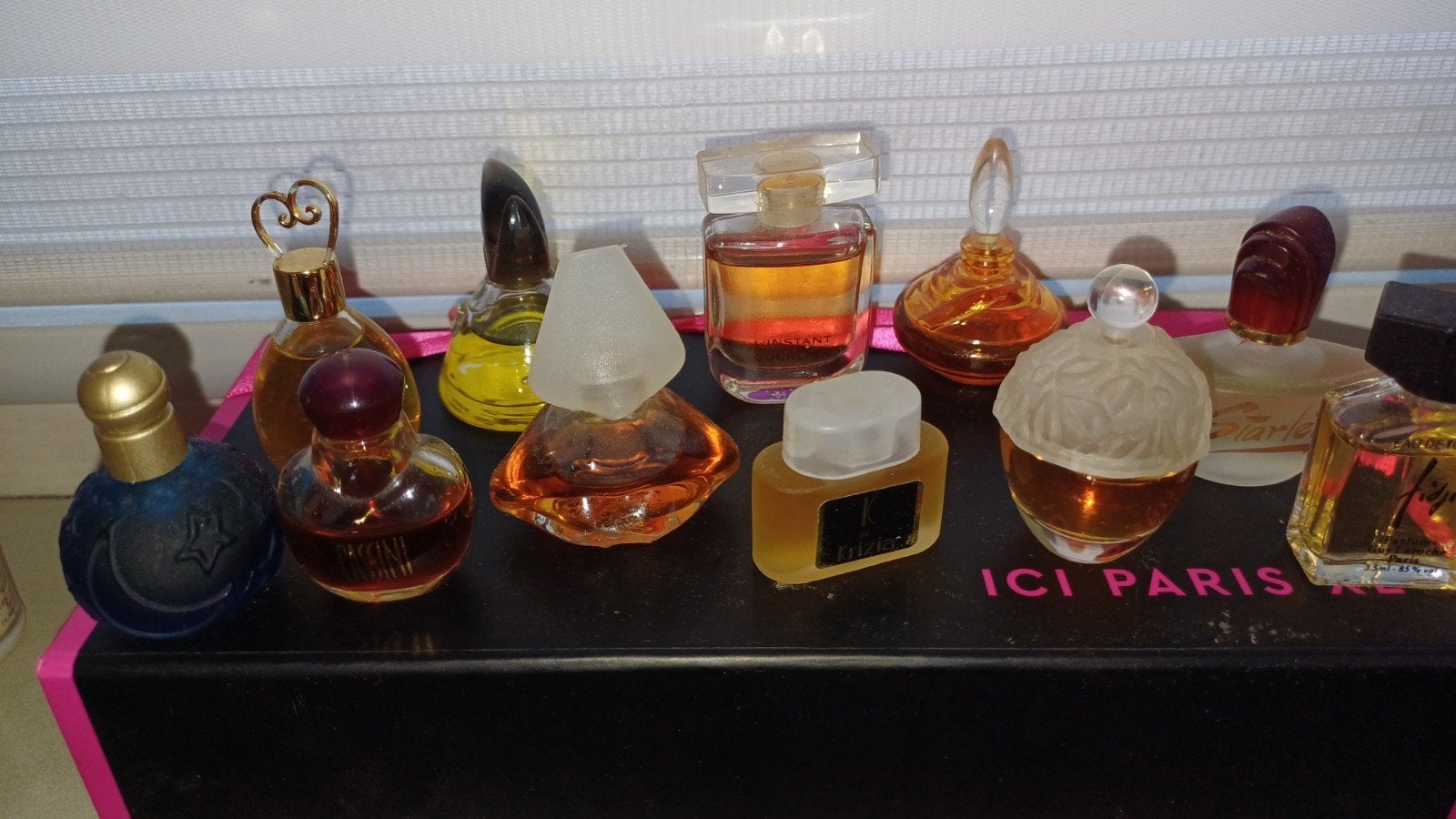 parfums miniatuur, Verzamelen, Parfumverzamelingen, Ophalen of Verzenden, Zo goed als nieuw, Miniatuur