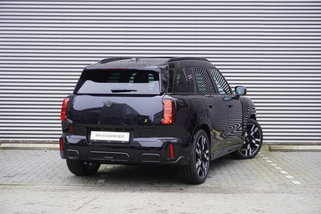 MINI Countryman SE John Cooper Works Uitvoering | Pakket XL, Automaat, 467 km, Zwart, Countryman