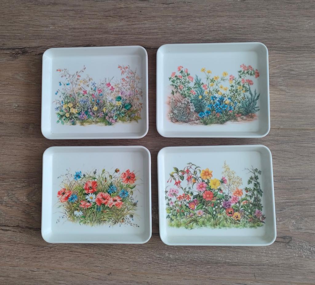 Vintage jaren '80 kleine Mebel dienblaadjes met bloemenprint, Huis en Inrichting, Ophalen of Verzenden, Gebruikt, Rechthoekig