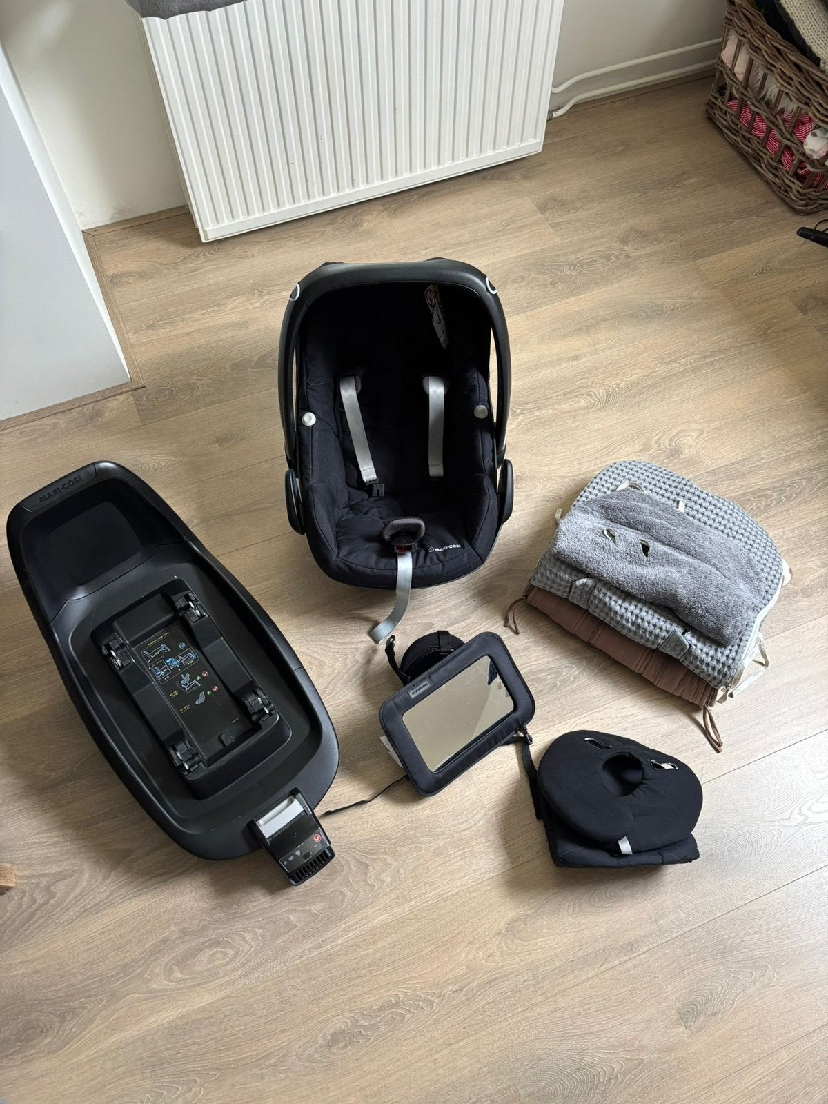 Maxi Cosi + family fix one, Ophalen, Gebruikt