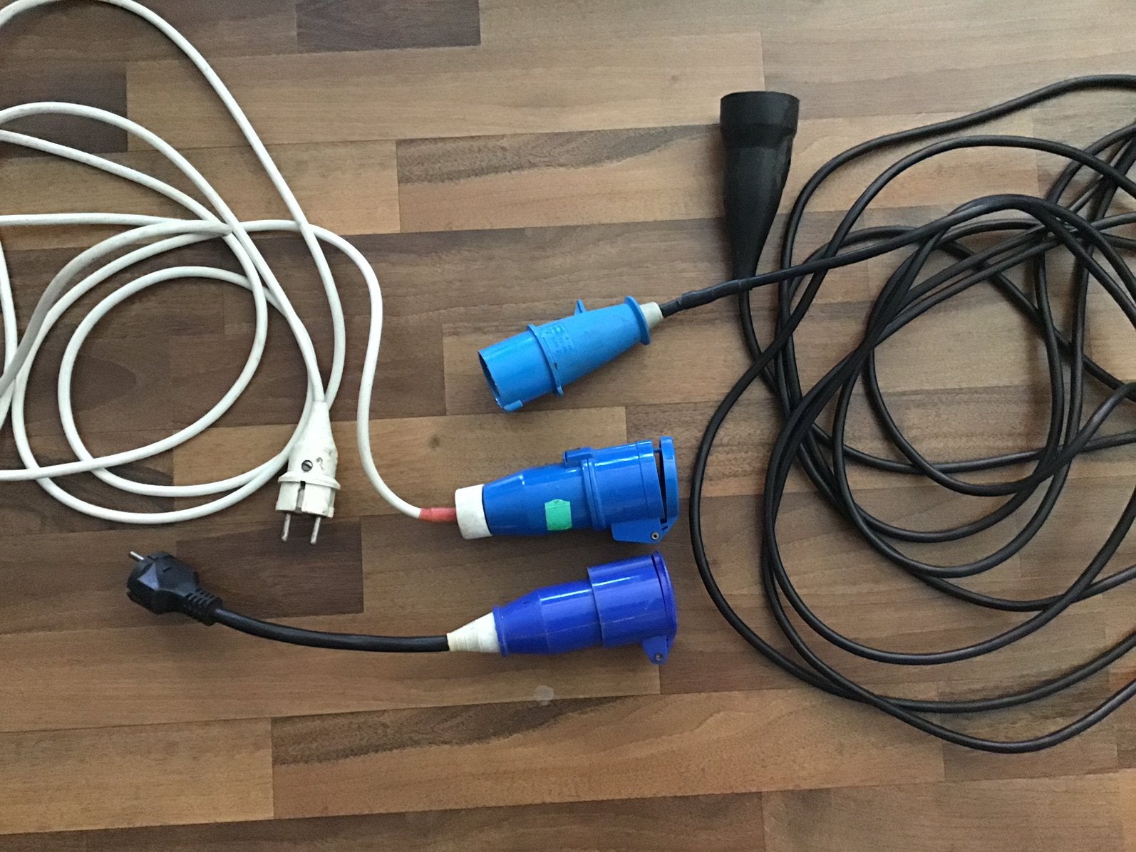 Camping/ caravanstekkers en kabels, Caravans en Kamperen, Caravan accessoires, Ophalen of Verzenden, Zo goed als nieuw