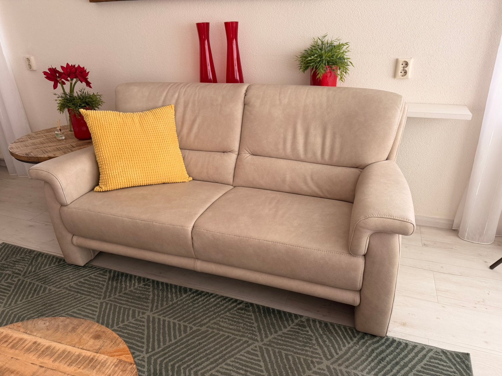 Lederen 2,5 zits bank - kleur beige, Huis en Inrichting, Banken | Bankstellen, Ophalen, Minder dan 75 cm, 150 tot 200 cm, Tweepersoons