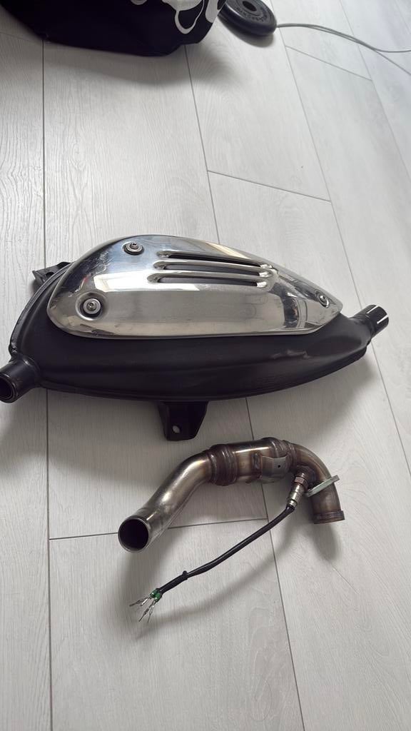 Vespa GTS 300 HPE Uitlaat met bocht Euro5, Ophalen, Gebruikt