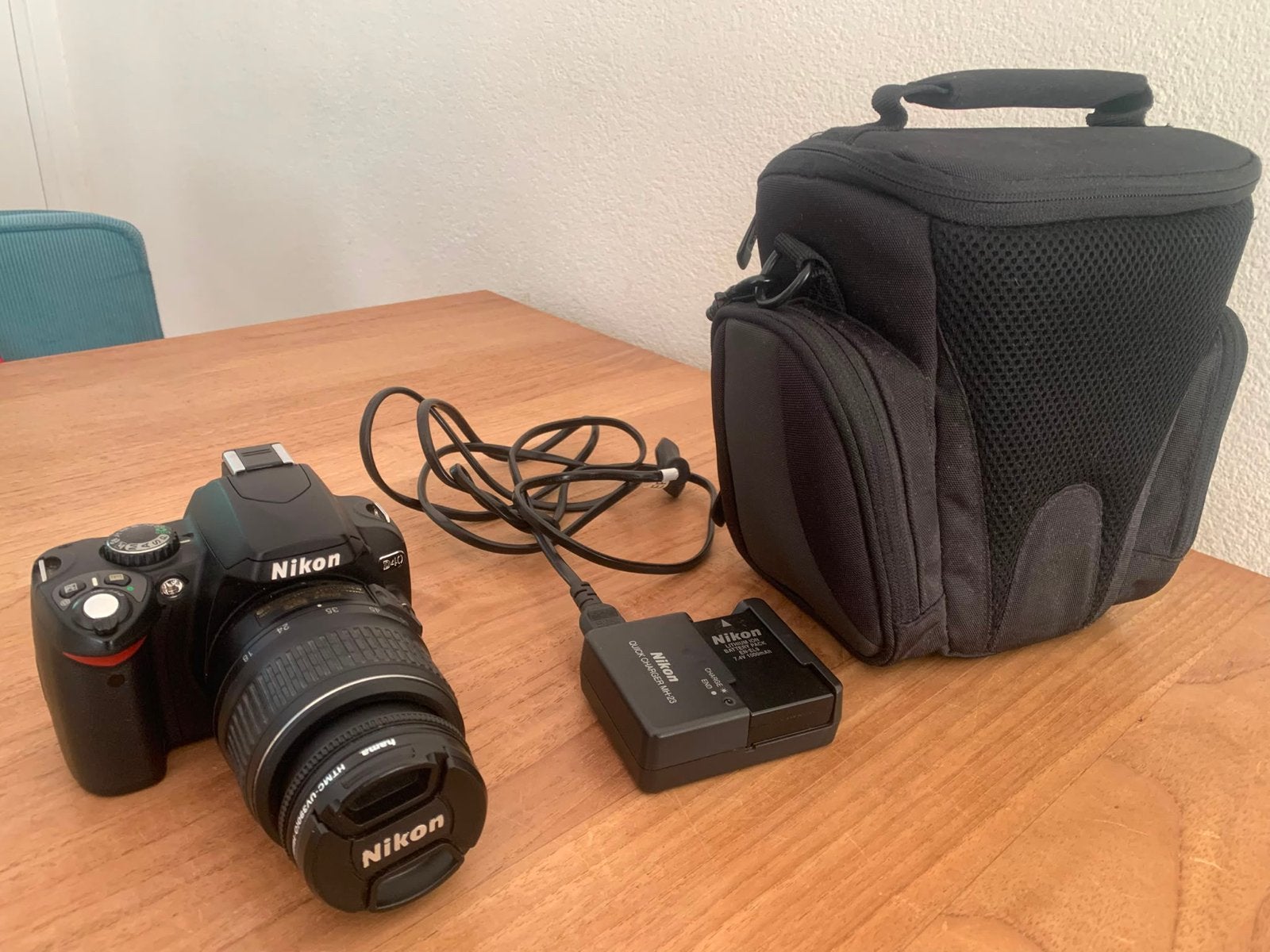 Nikon D40 spiegelreflexcamera met lens en tas, Gebruikt, Spiegelreflex, 4 t/m 7 keer, Accu
