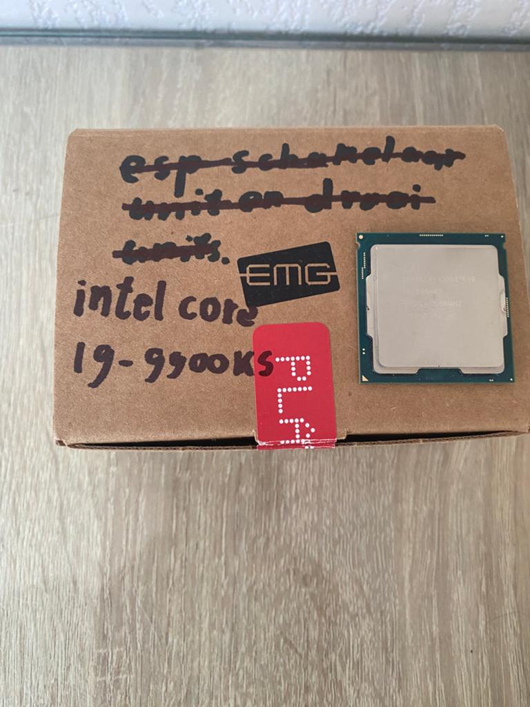 Intel Core i9-9900KF Processor in doos, Computers en Software, Processors, Nieuw, 8-core, 3 tot 4 Ghz, Ophalen of Verzenden