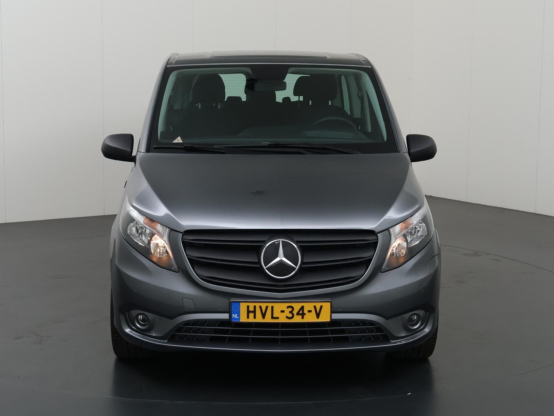 Mercedes-Benz eVito Tourer PRO L2 90 kWh | 8 persoons uitvoe, 2430 kg, Stof, Gebruikt, Overige carrosserieën